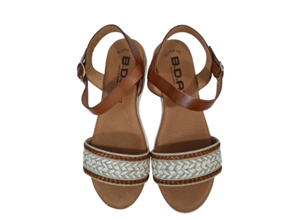 sandalias de cuna planta de mujer de piel vacuna 03